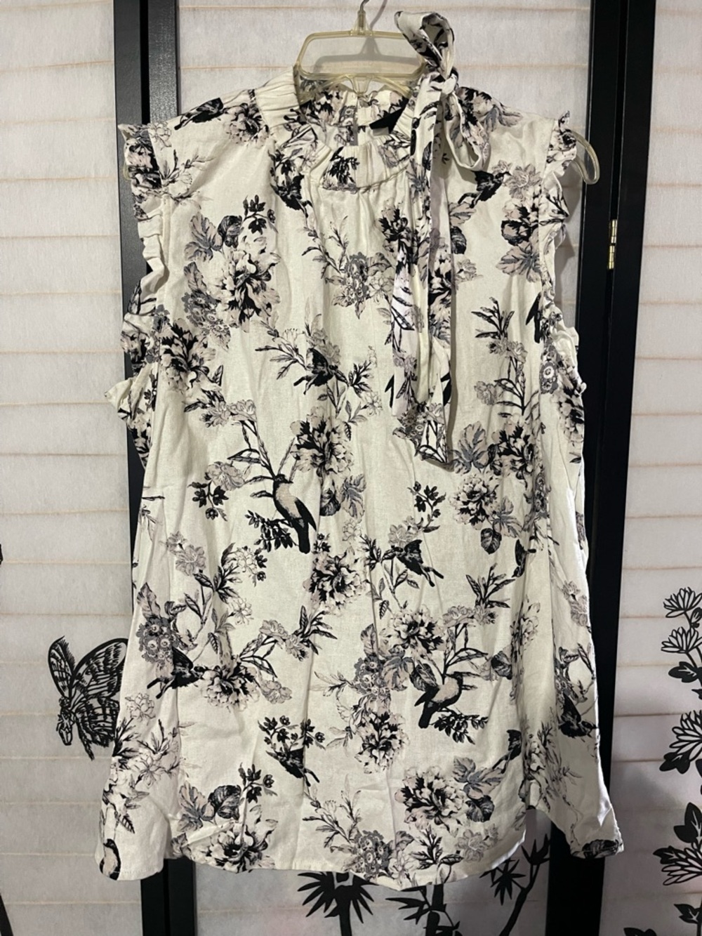 Who What Wear One-Shoulder Floral Tie Detail Top - White & Black XL